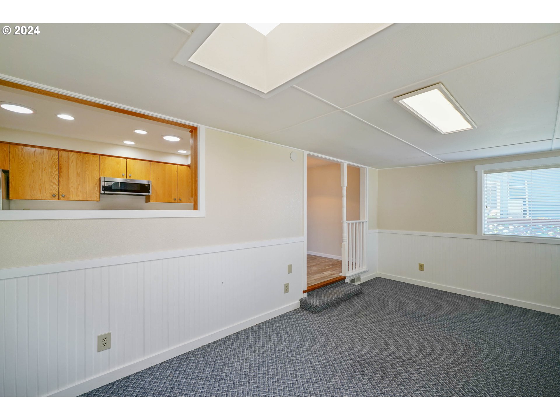 1303 VANDERBECK LN