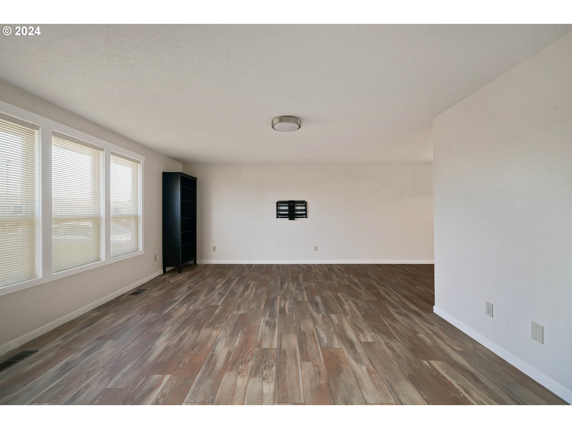1303 VANDERBECK LN