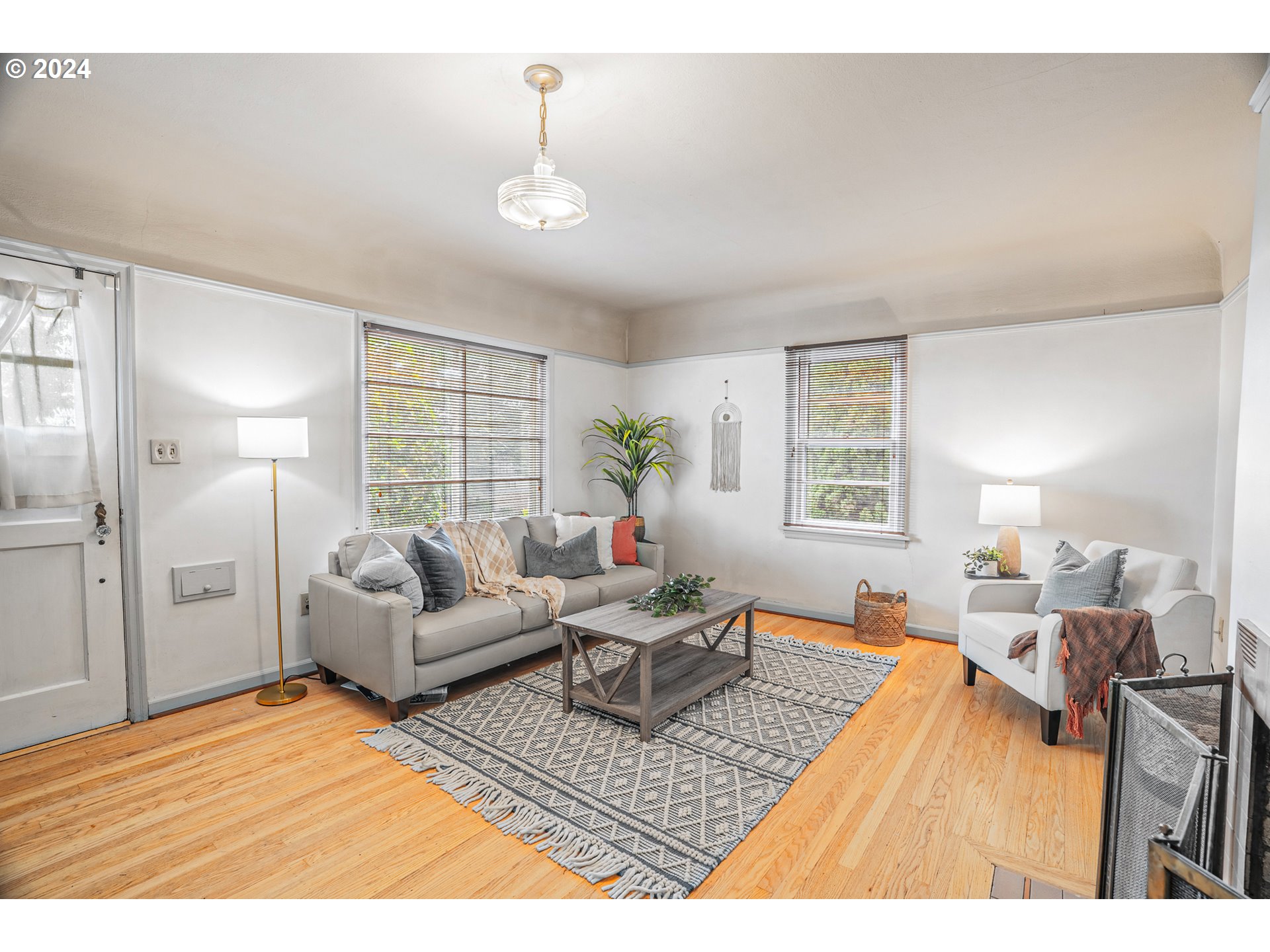 4315 SW VIEW POINT TER