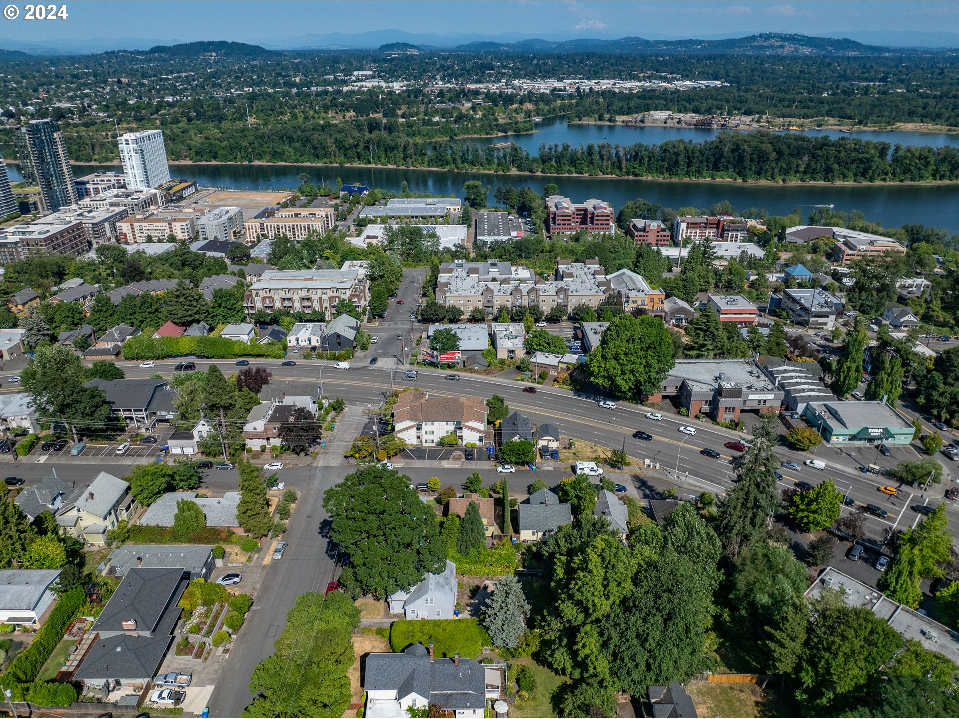 4315 SW VIEW POINT TER