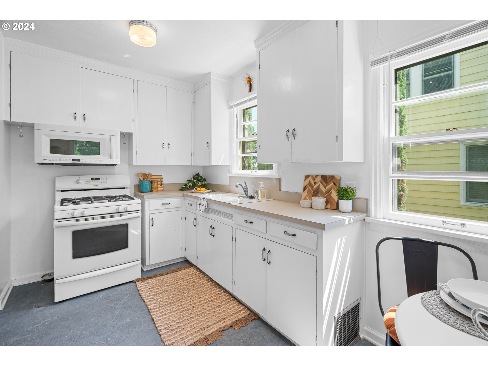 4315 SW VIEW POINT TER