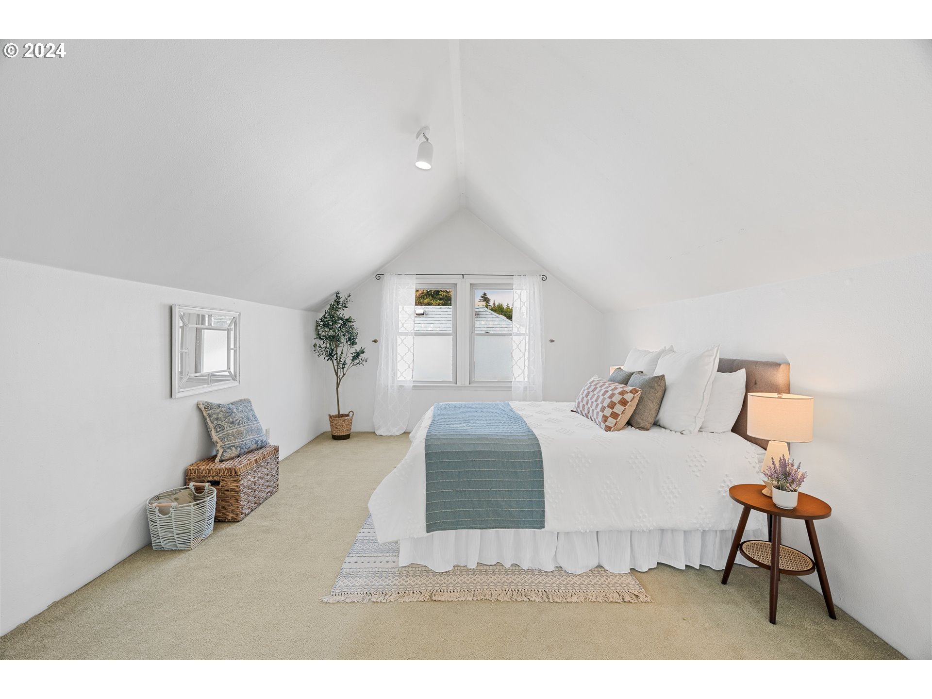 4315 SW VIEW POINT TER