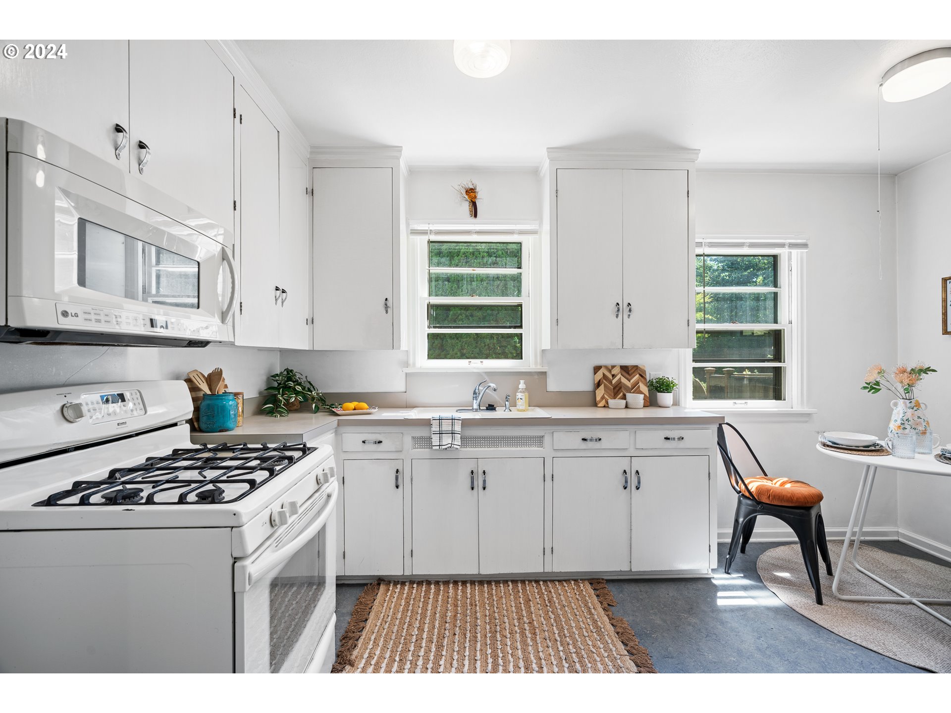 4315 SW VIEW POINT TER