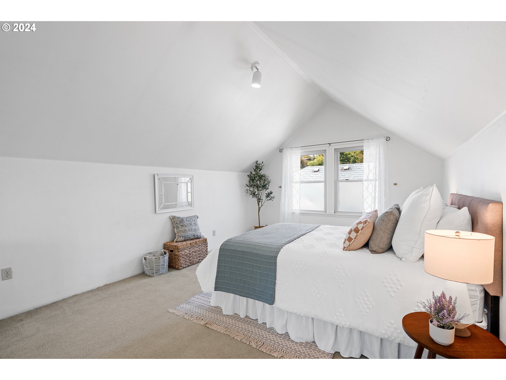 4315 SW VIEW POINT TER