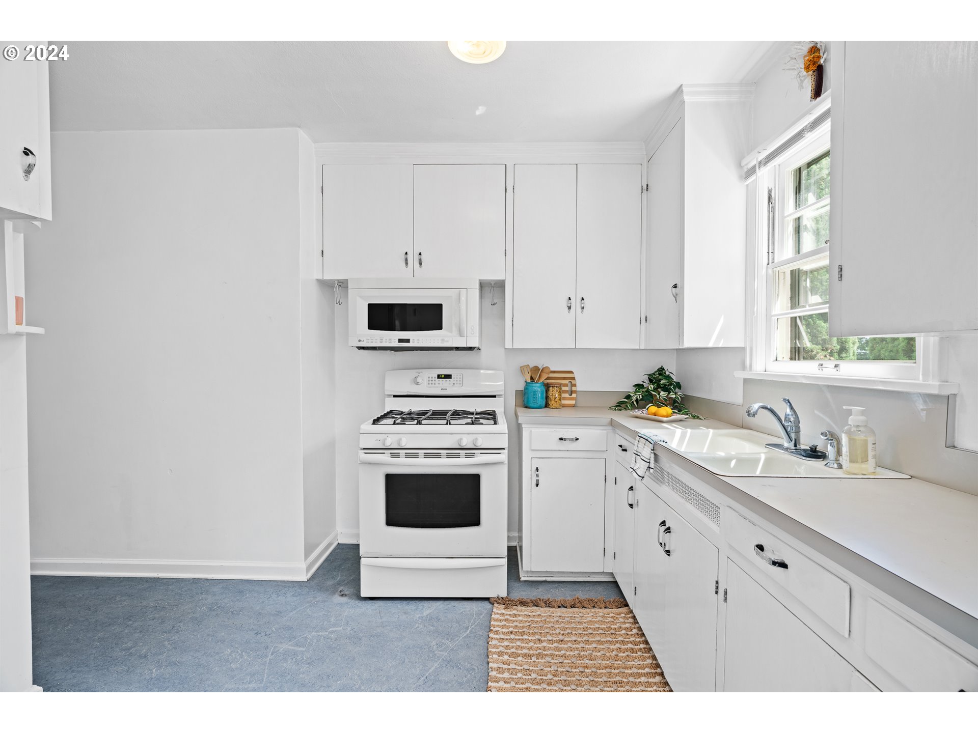 4315 SW VIEW POINT TER