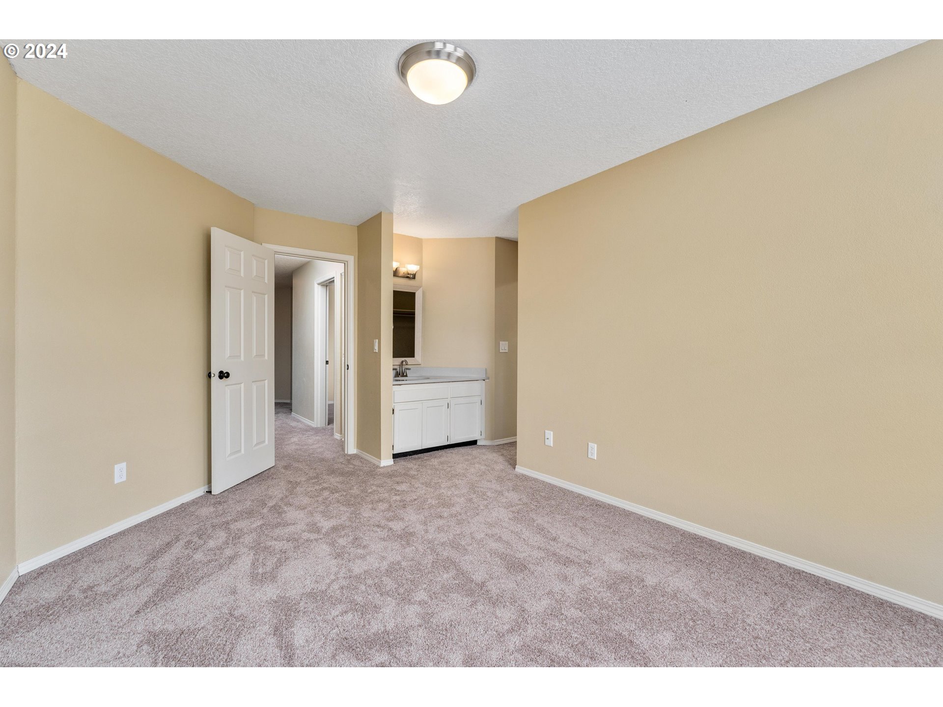 6845 SW FERNBROOK CT