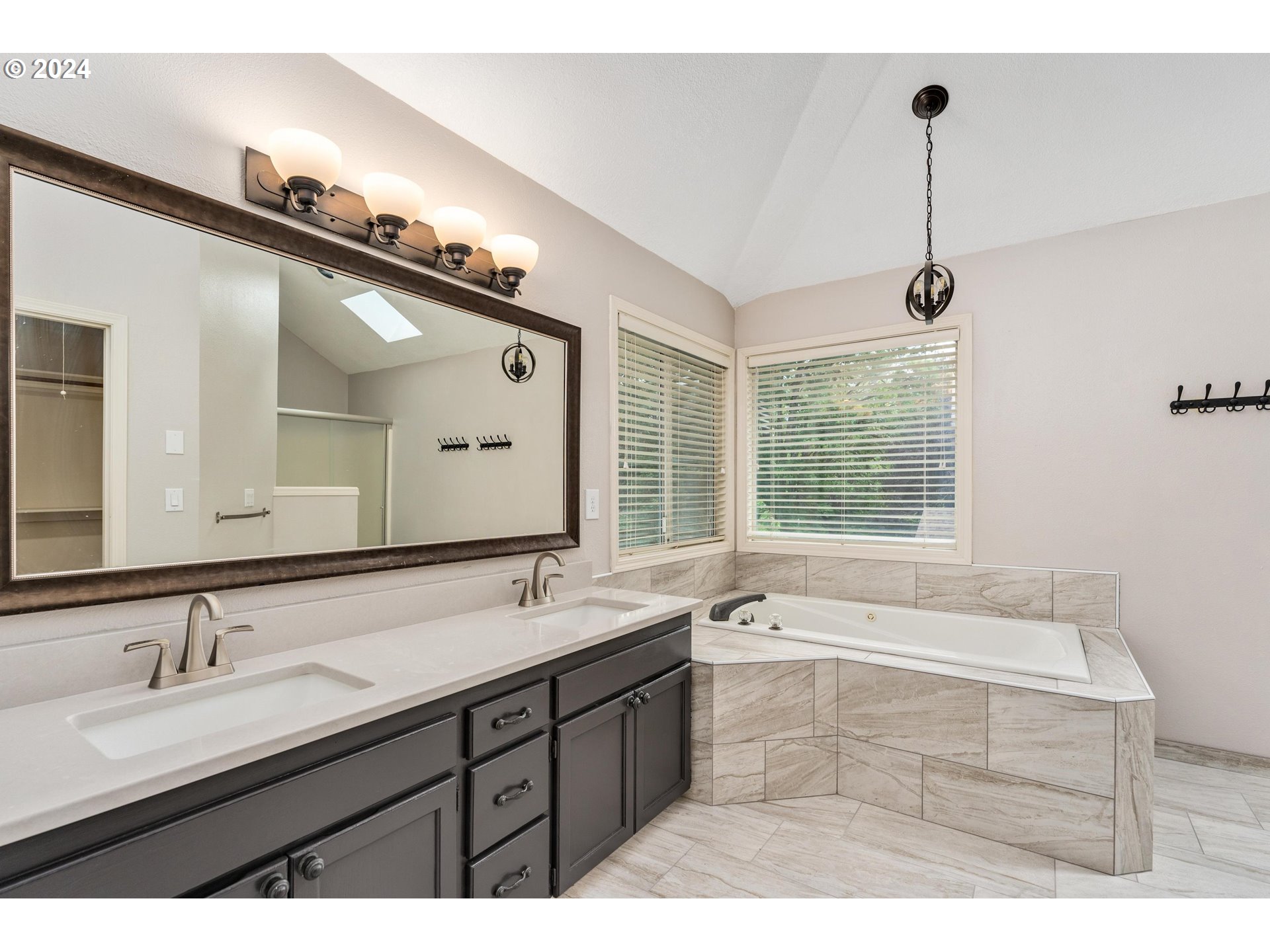 6845 SW FERNBROOK CT