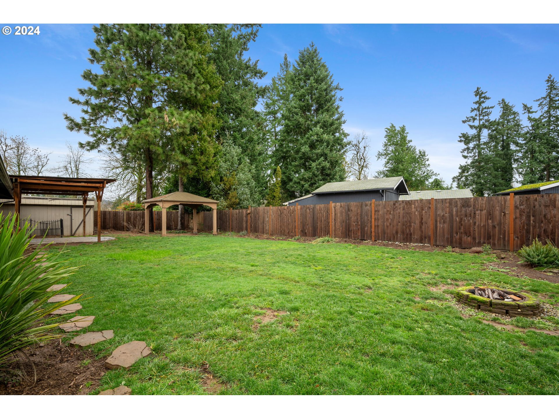 16842 SE BLOSSOM AVE