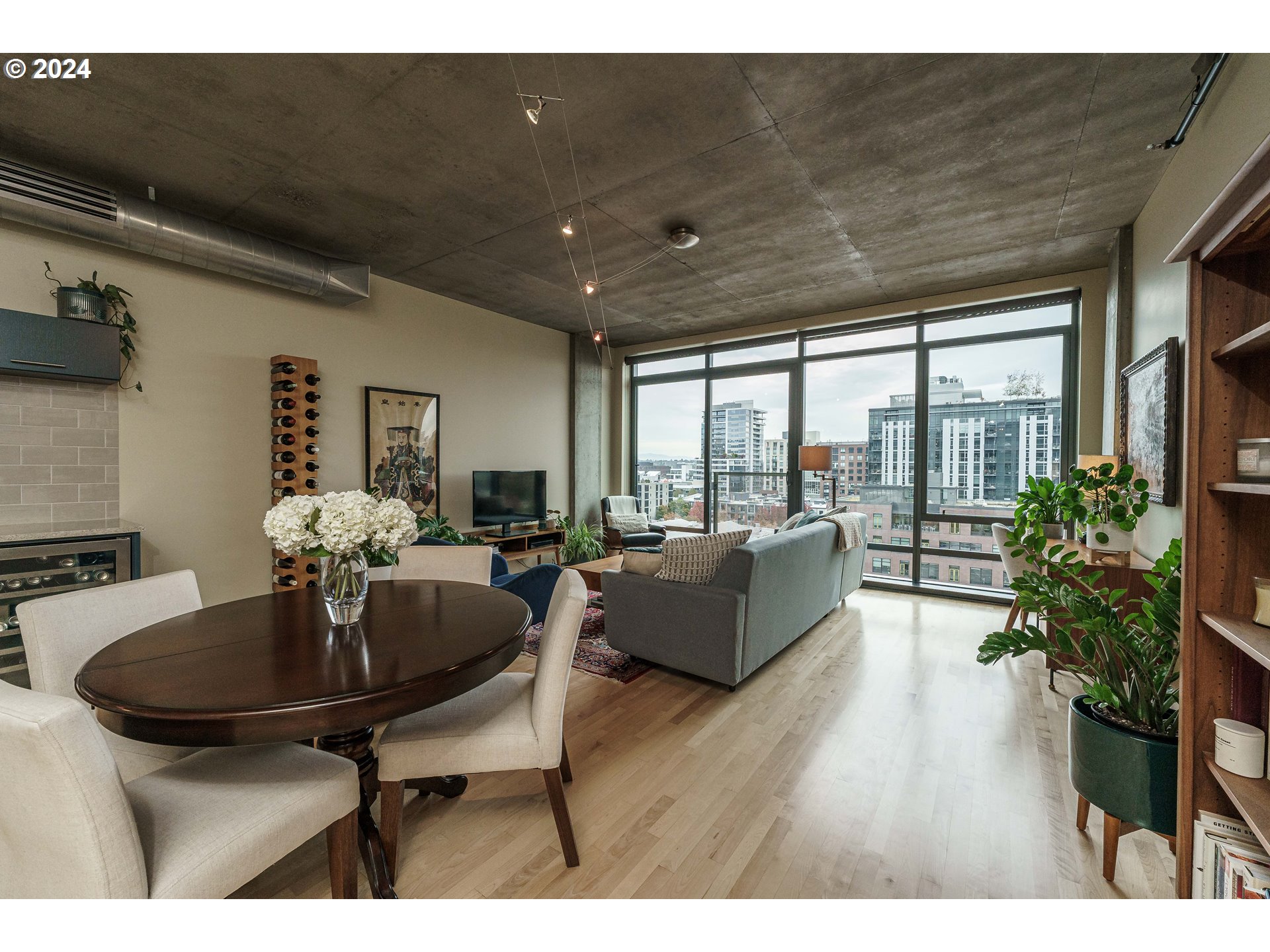 1410 NW KEARNEY ST 917