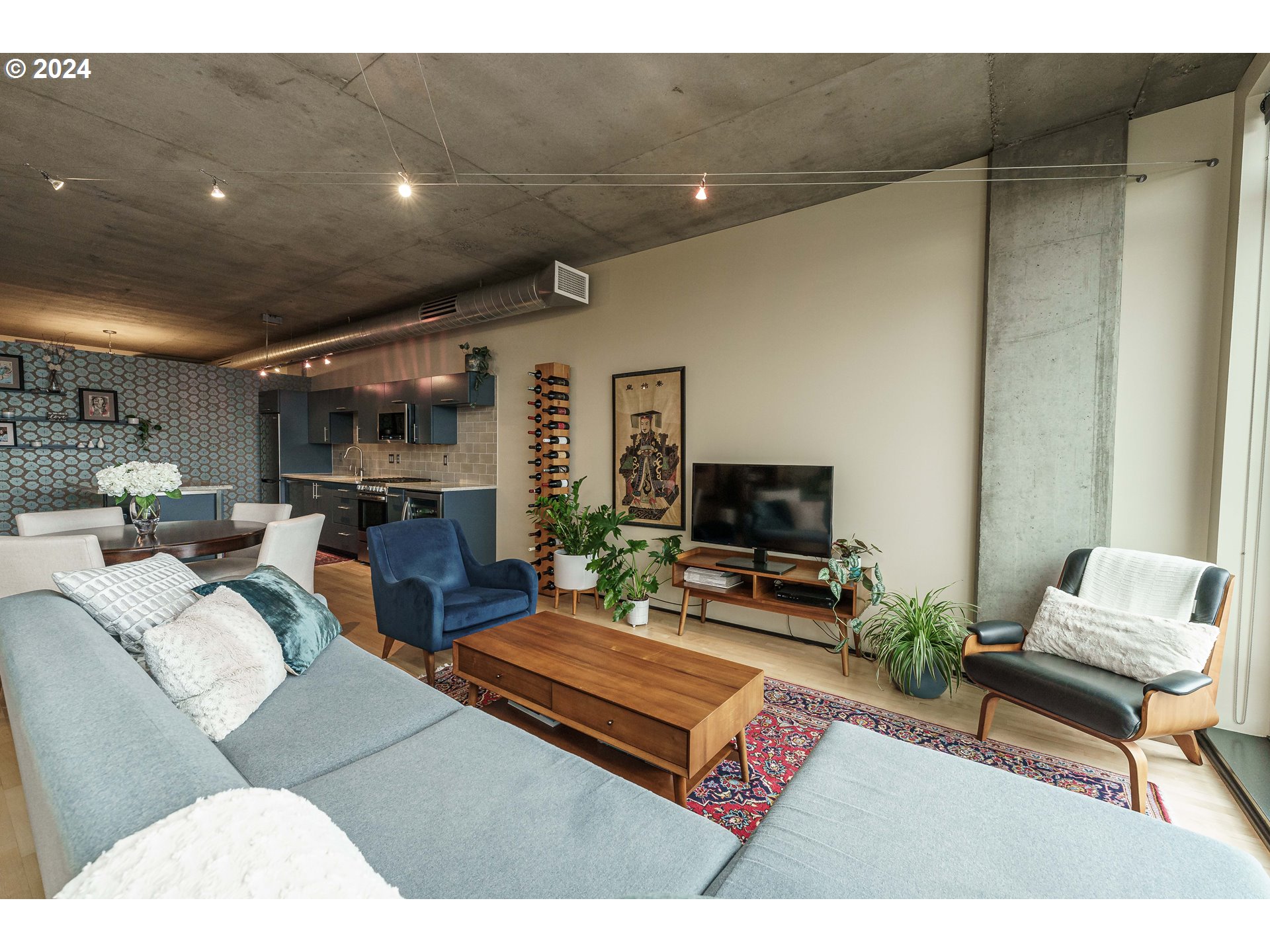 1410 NW KEARNEY ST 917