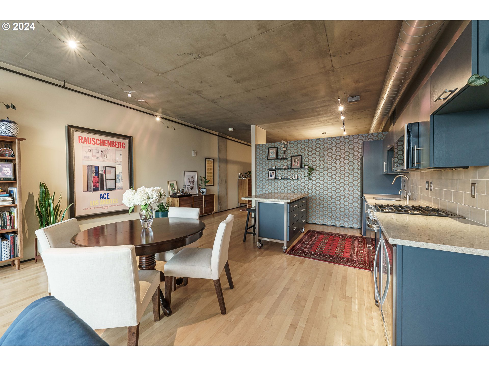 1410 NW KEARNEY ST 917