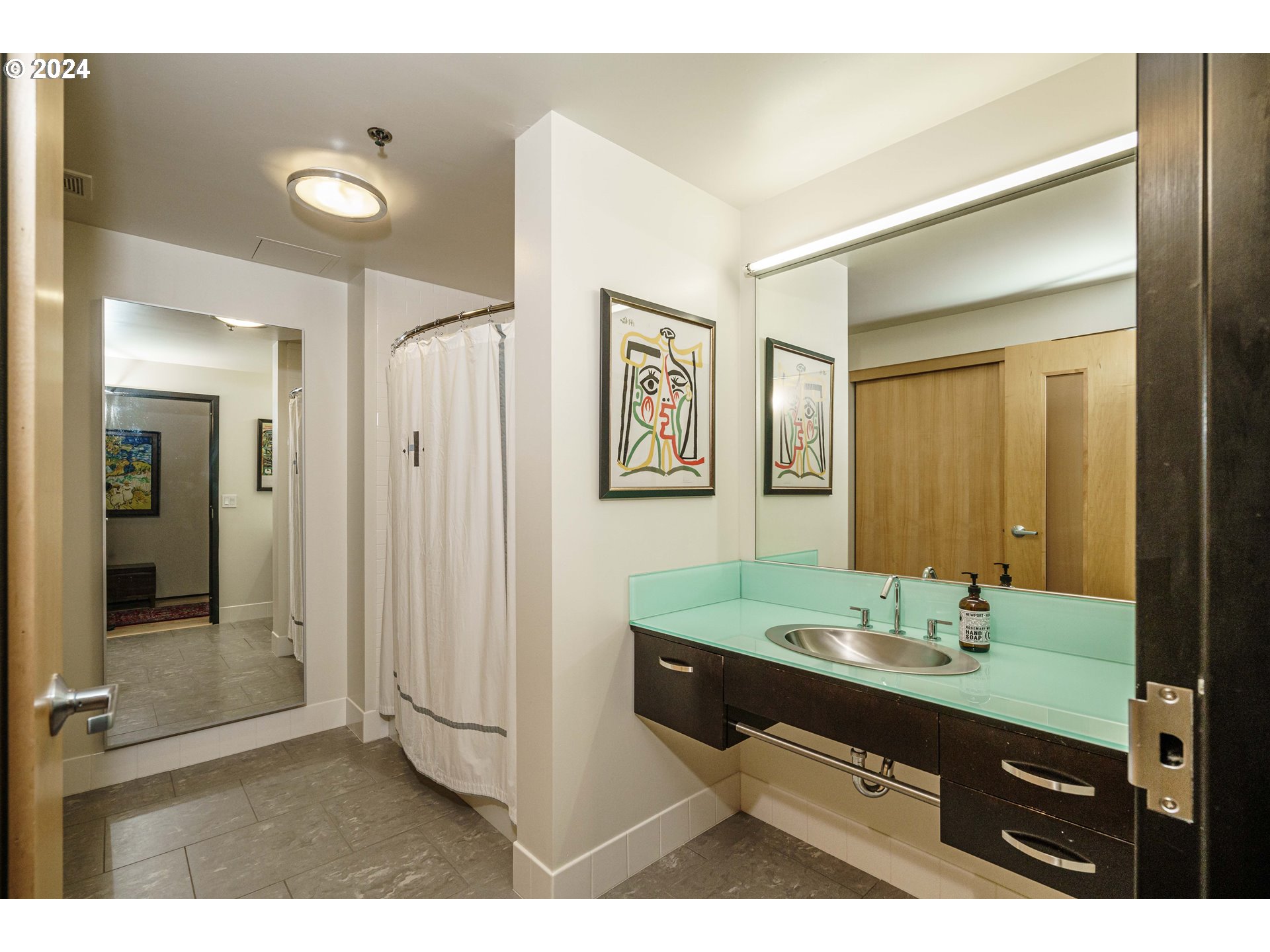 1410 NW KEARNEY ST 917