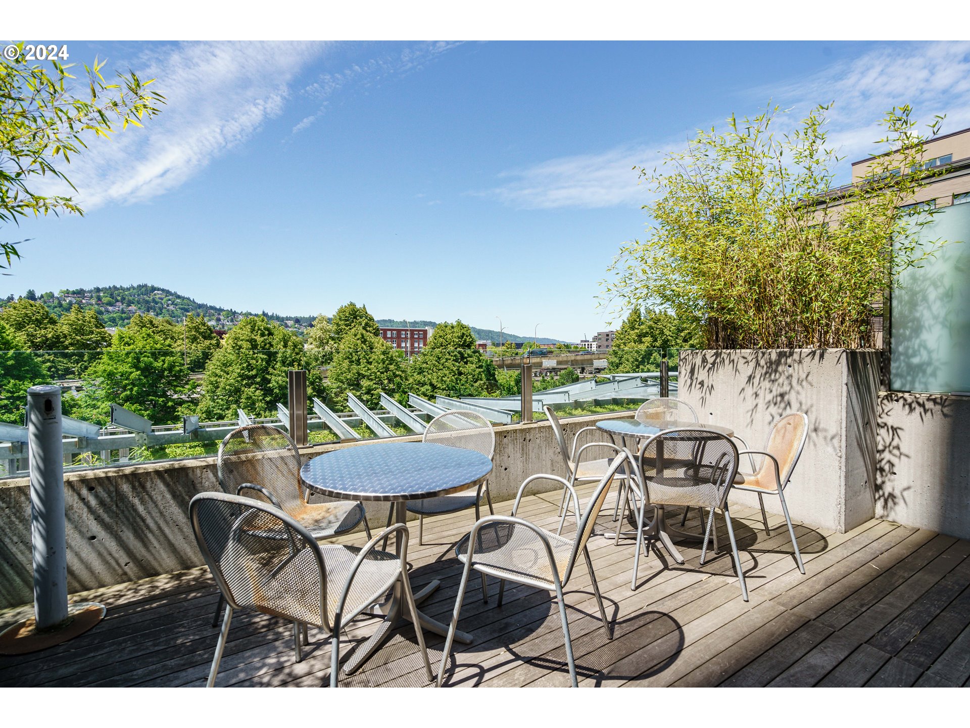 1410 NW KEARNEY ST 917