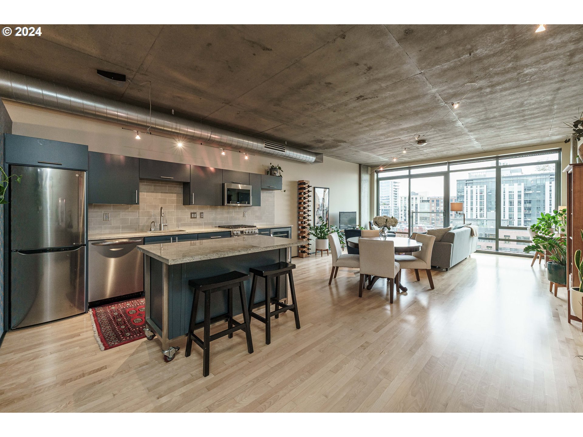 1410 NW KEARNEY ST 917