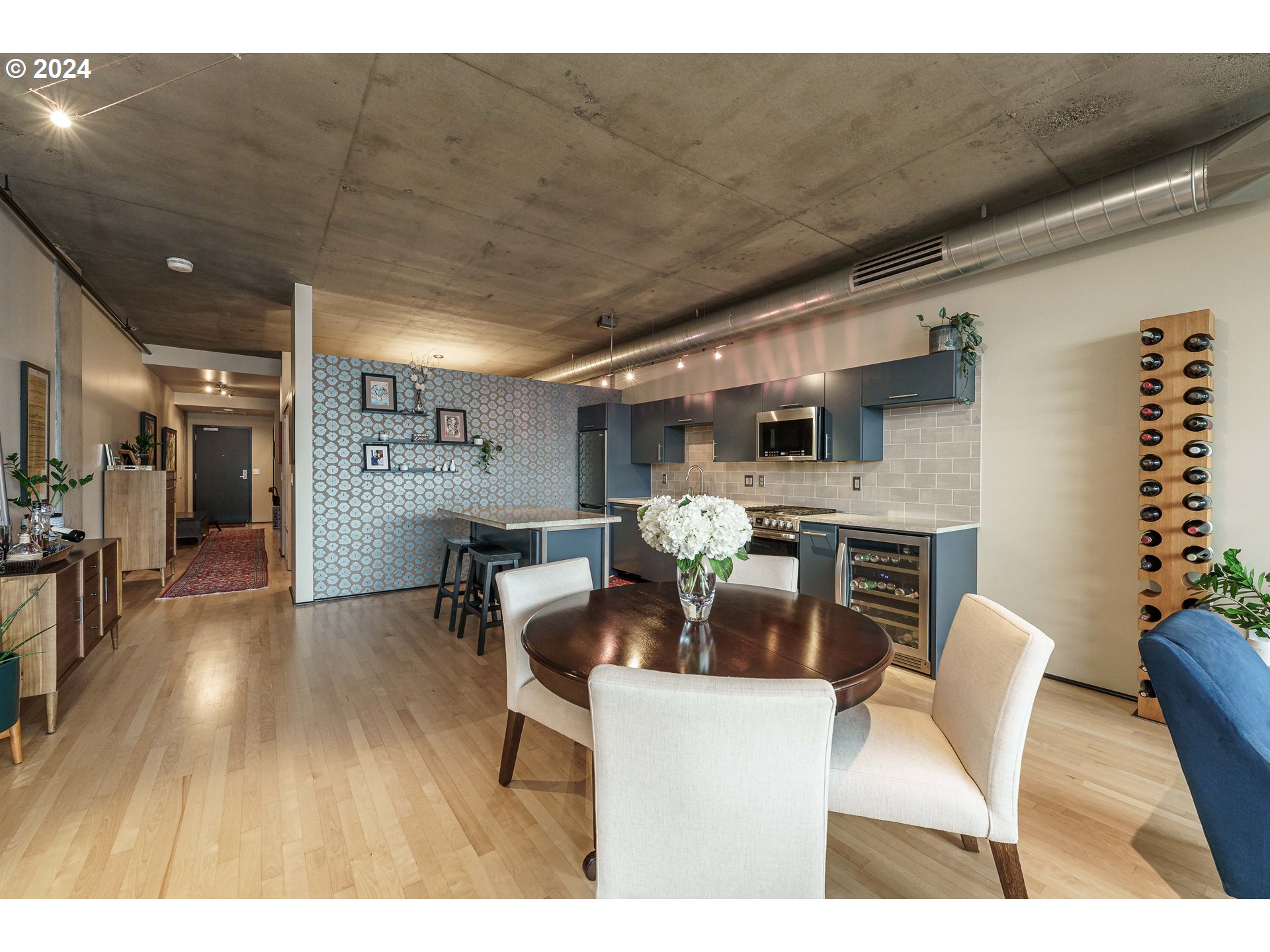 1410 NW KEARNEY ST 917