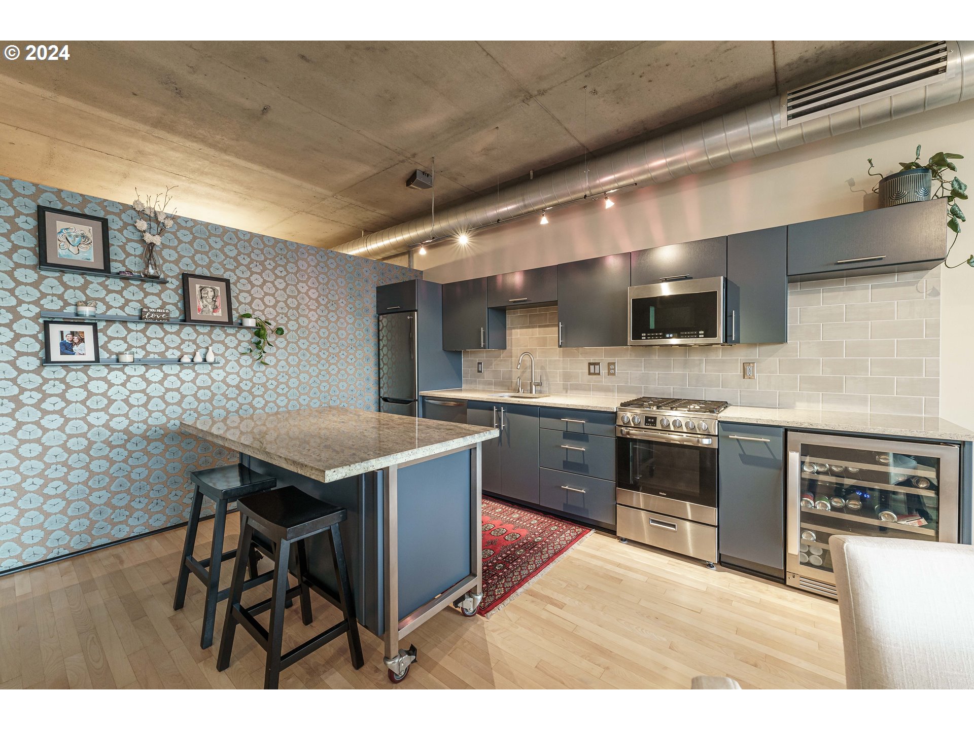 1410 NW KEARNEY ST 917