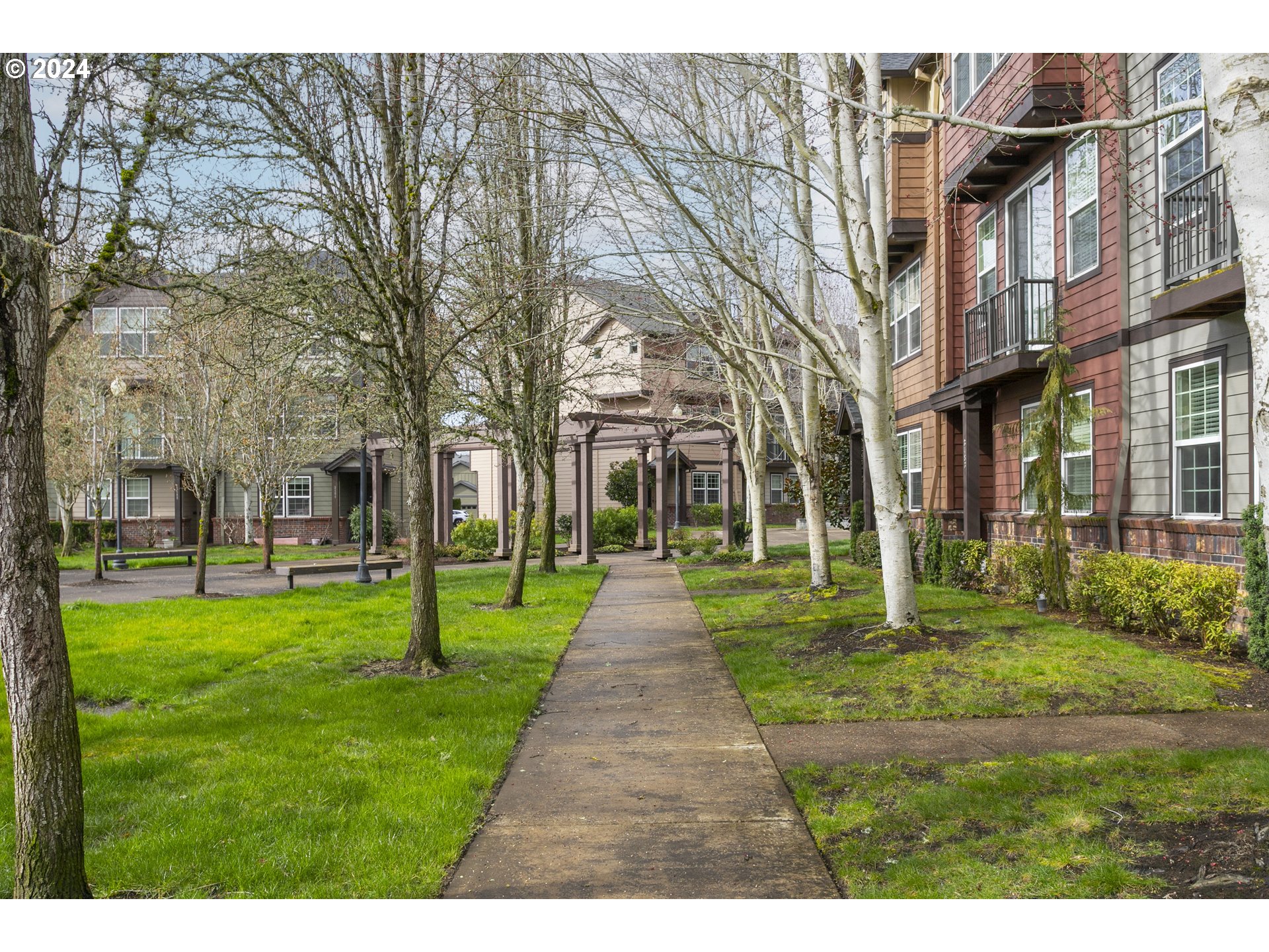 3491 SE PEPPERWOOD WAY