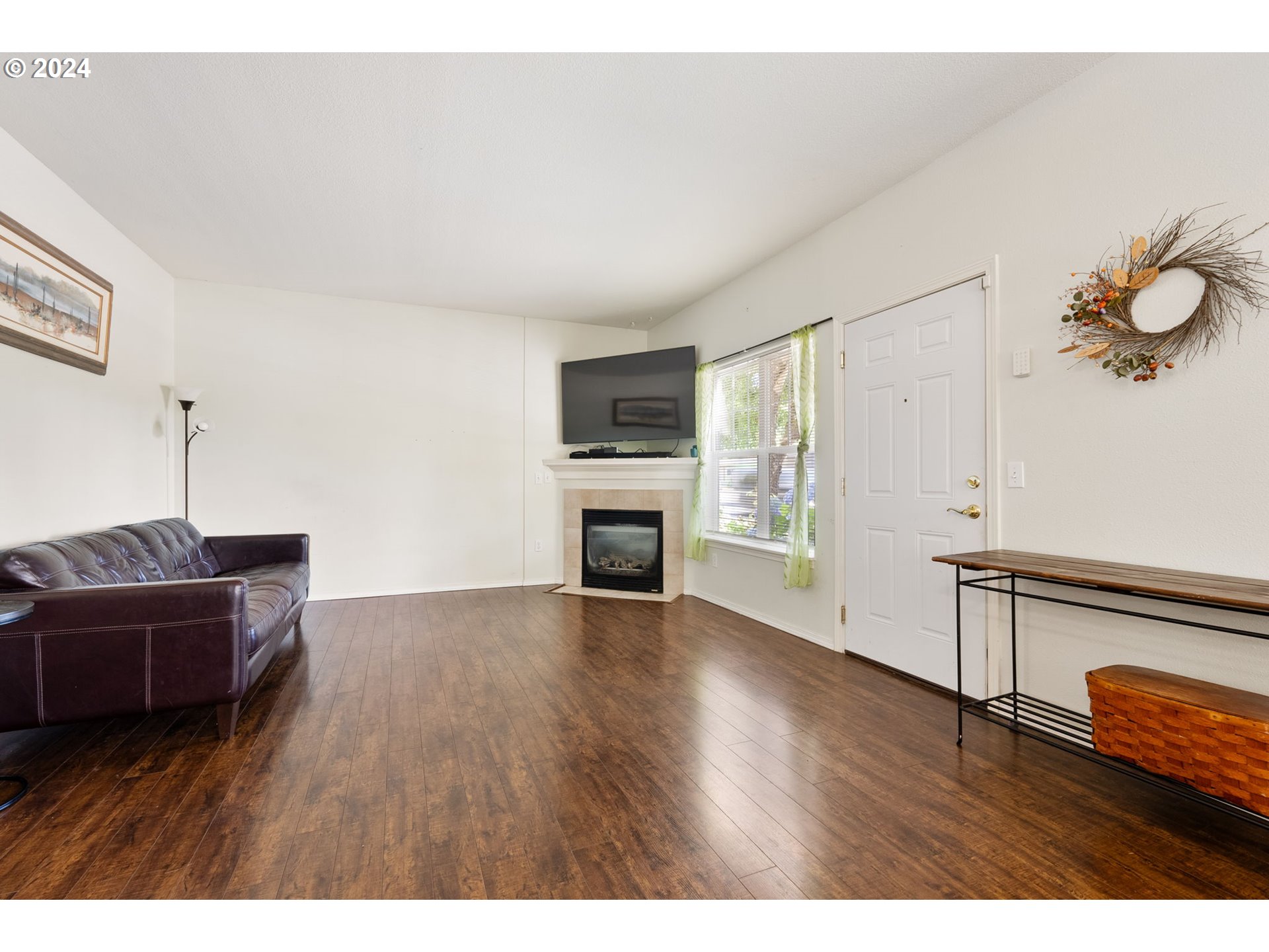 2927 NE DIVISION ST 101