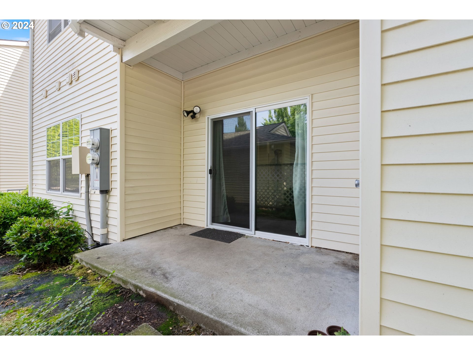 2927 NE DIVISION ST 101