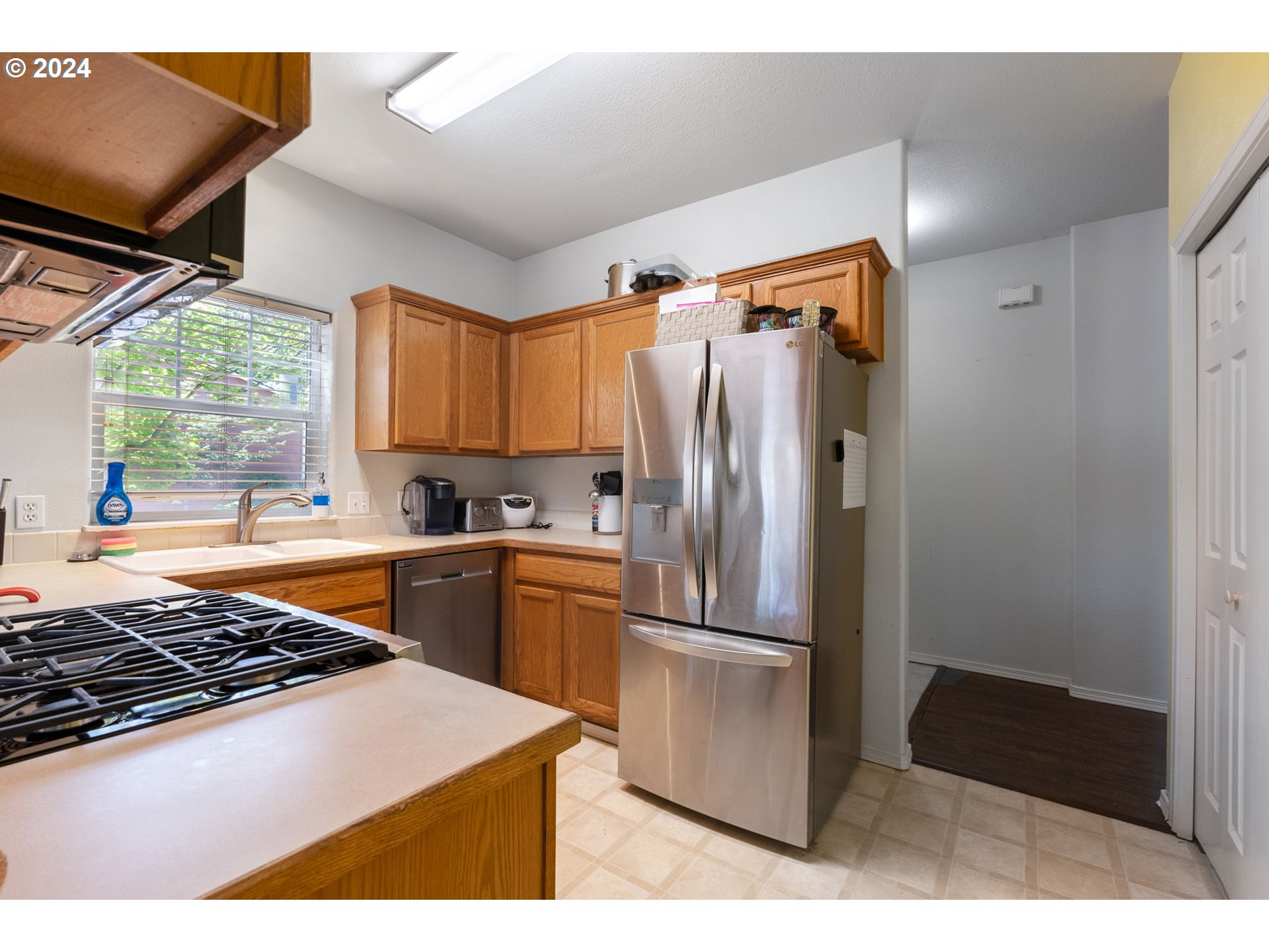 2927 NE DIVISION ST 101