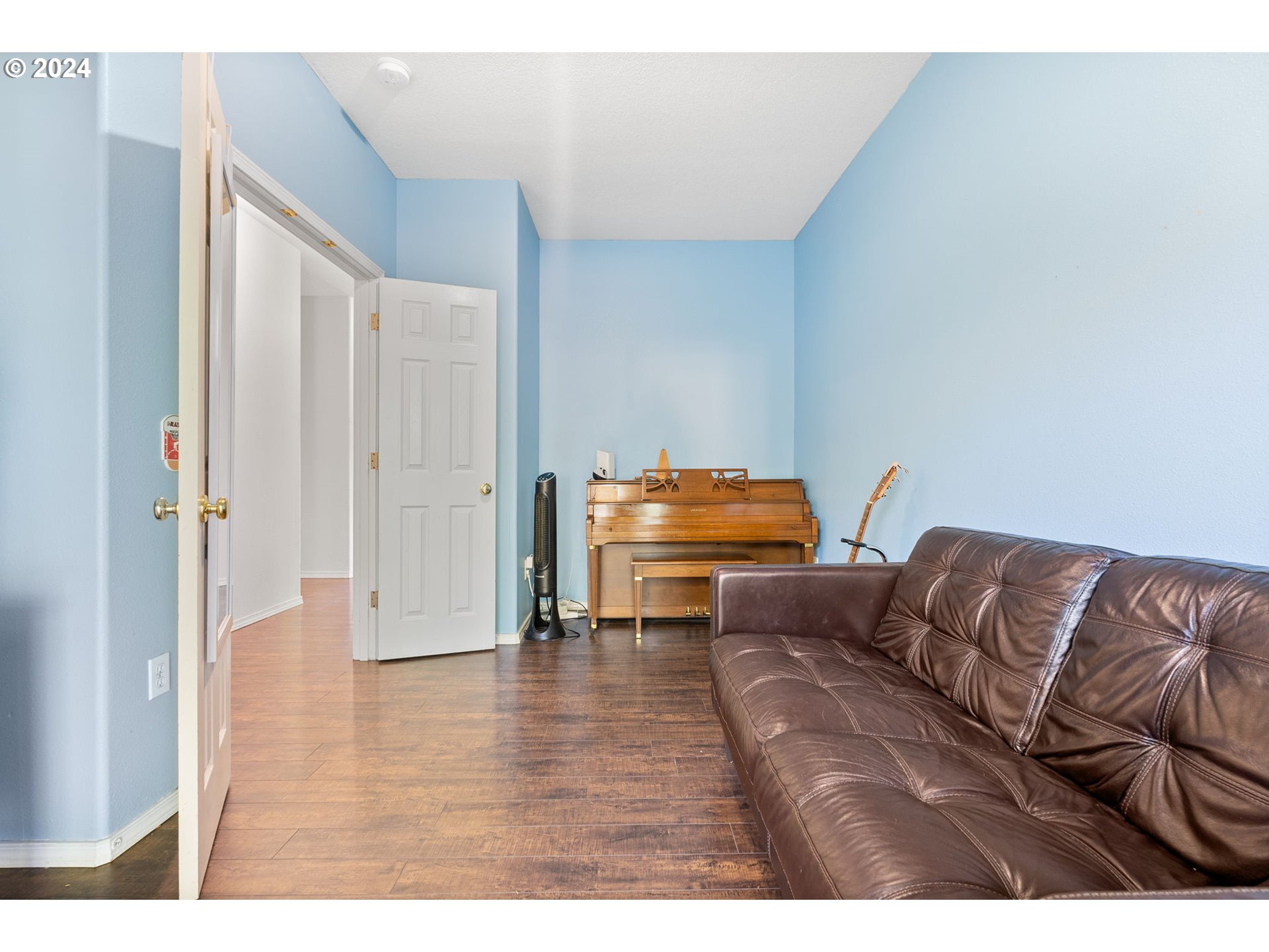 2927 NE DIVISION ST 101