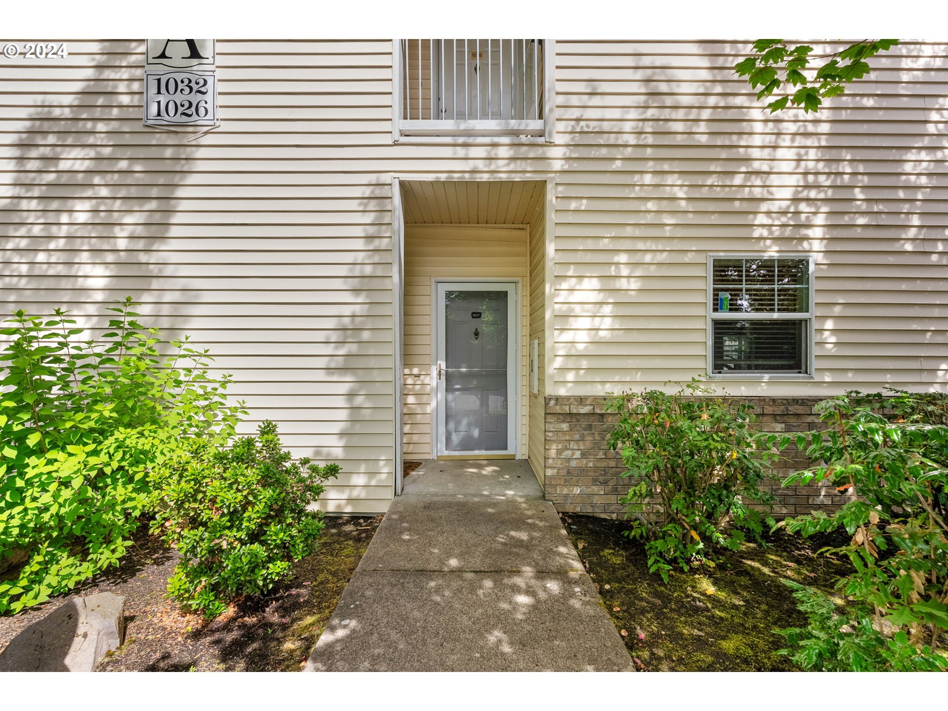 2927 NE DIVISION ST 101