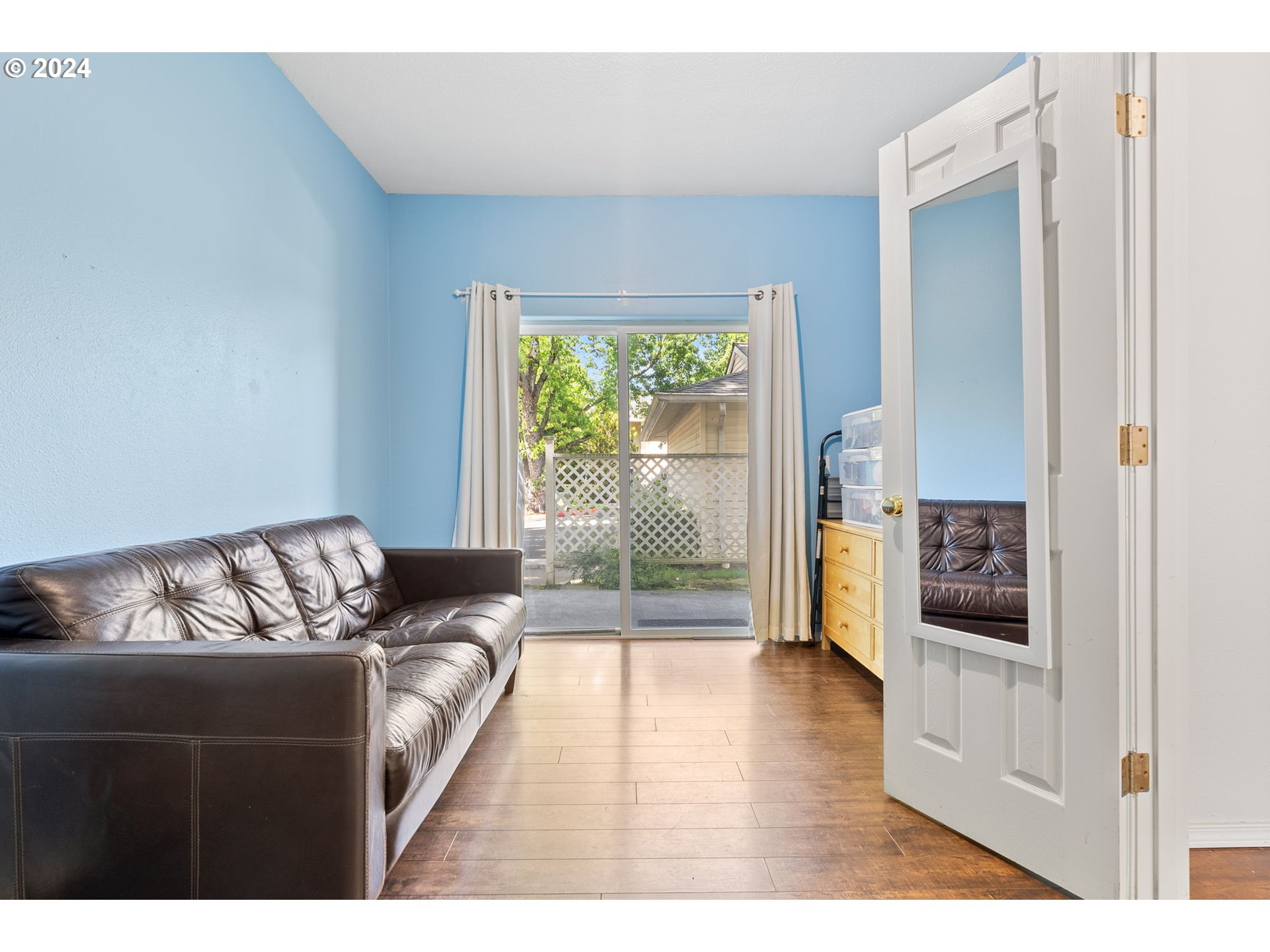 2927 NE DIVISION ST 101