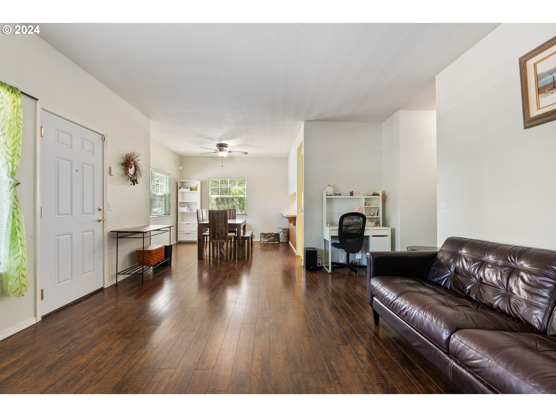 2927 NE DIVISION ST 101