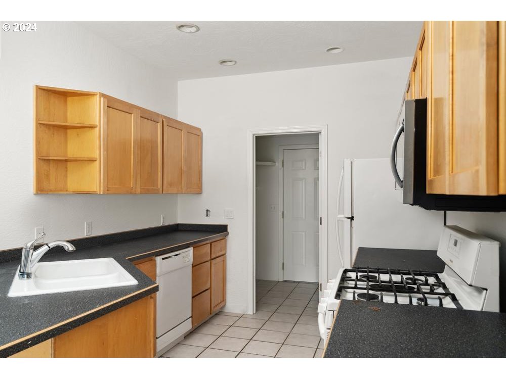 5703/5707 SE 128TH AVE