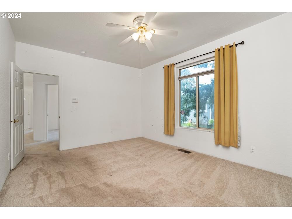 5703/5707 SE 128TH AVE