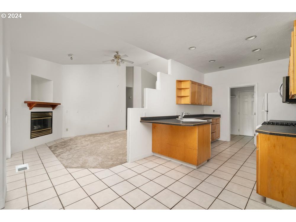 5703/5707 SE 128TH AVE