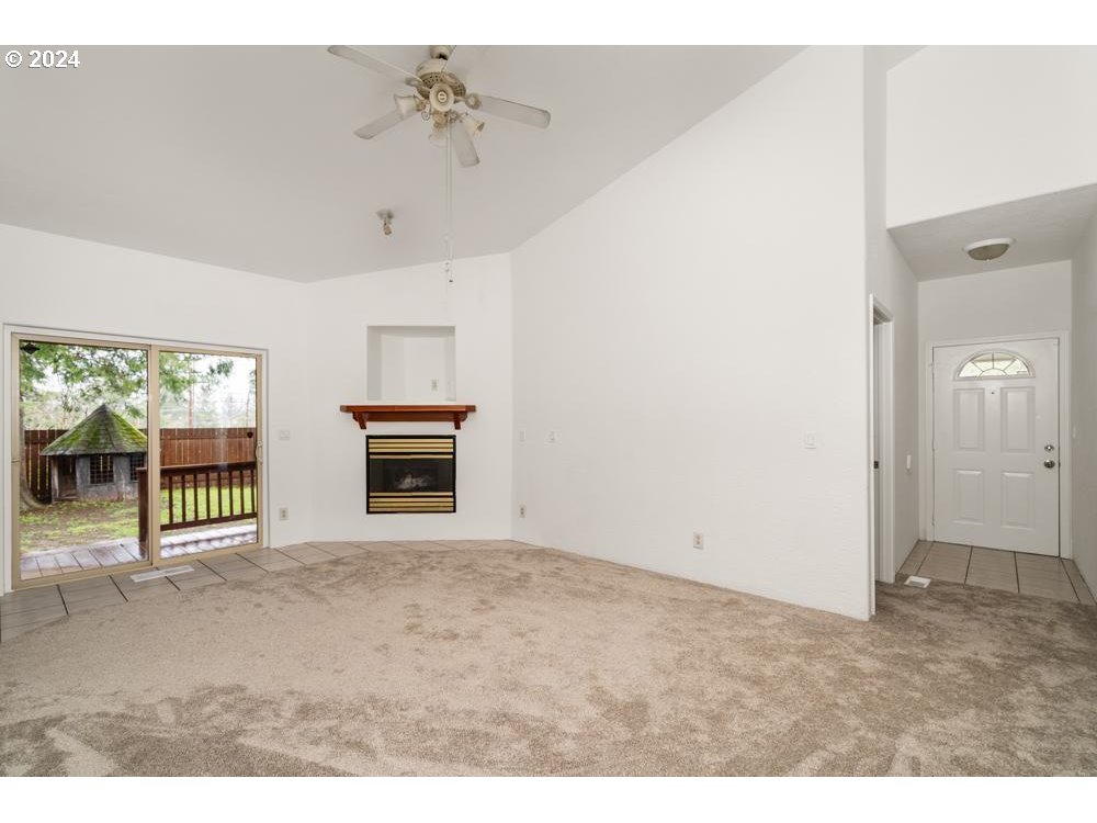 5703/5707 SE 128TH AVE