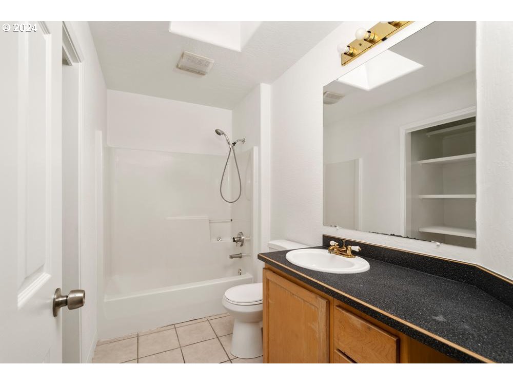 5703/5707 SE 128TH AVE