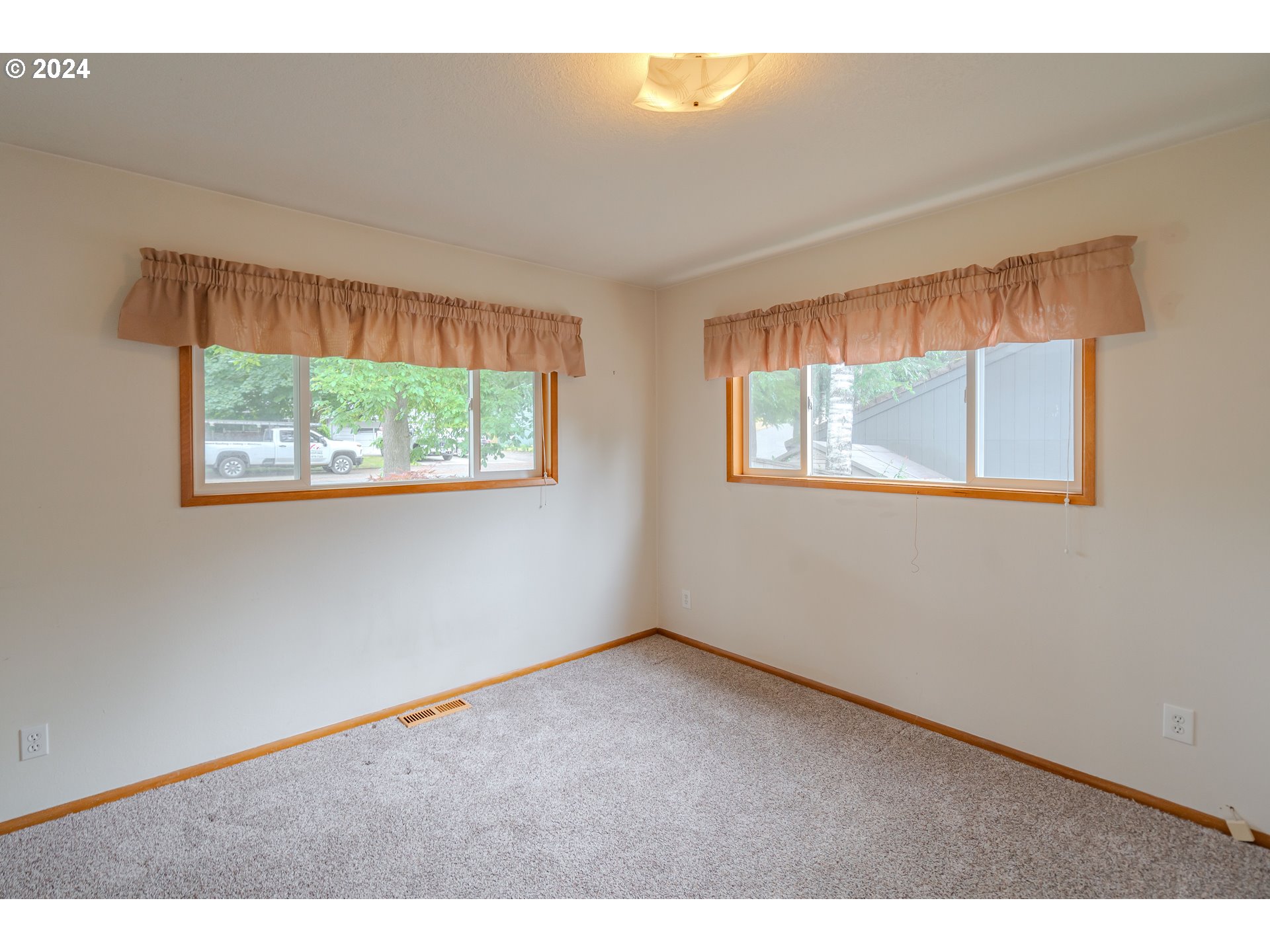 12905 SW WATKINS AVE