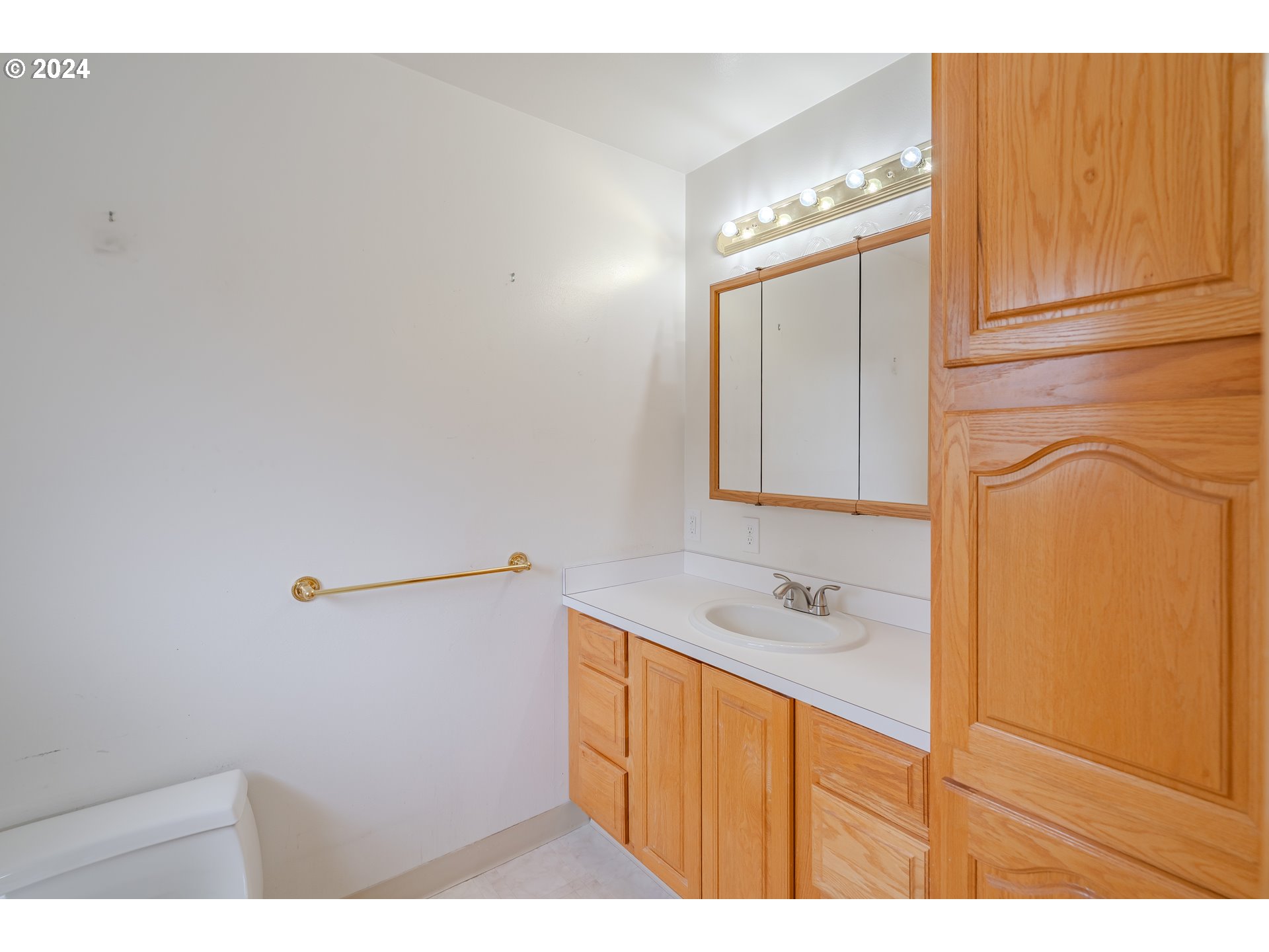 12905 SW WATKINS AVE