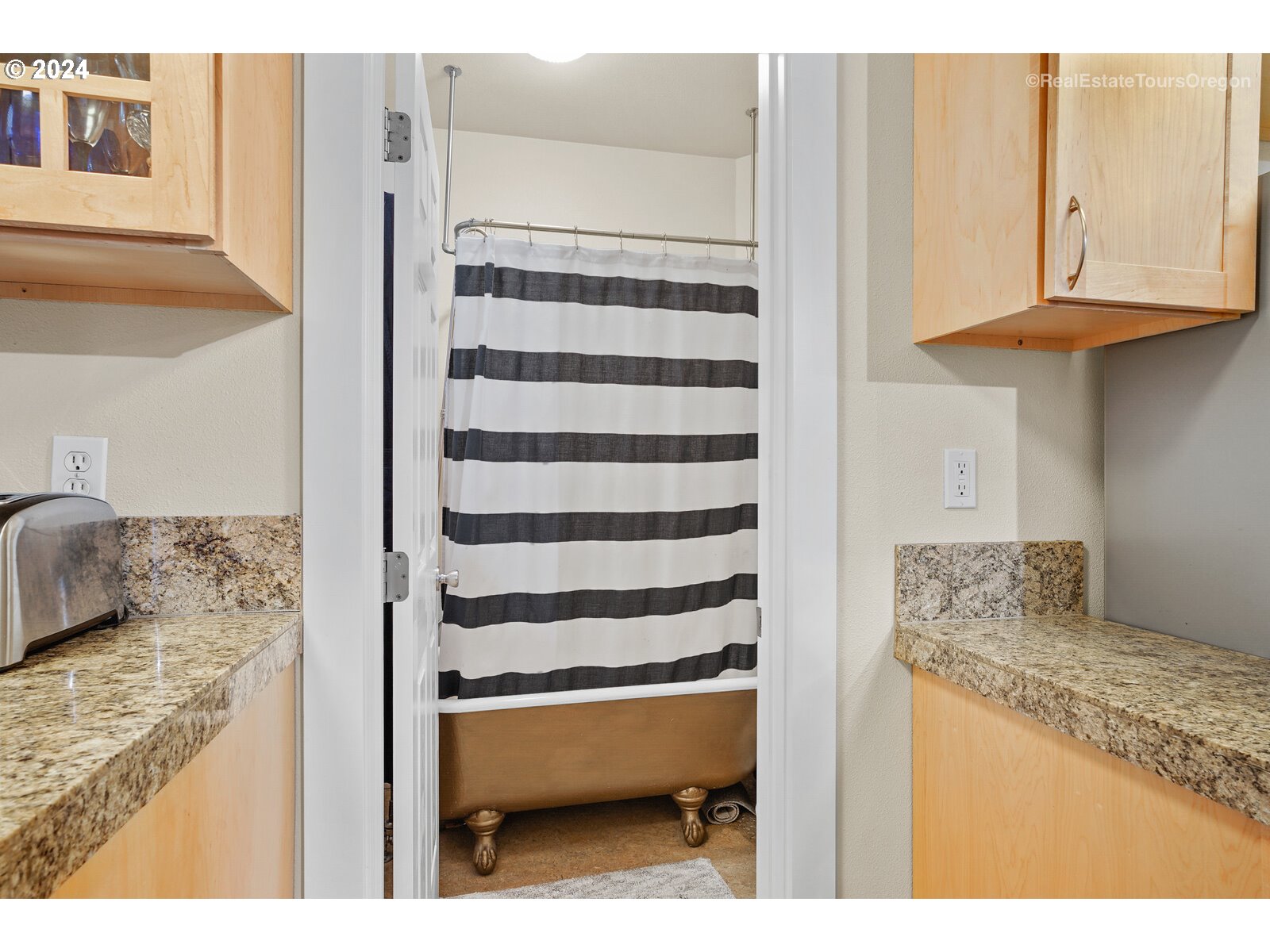 1104 SW COLUMBIA ST 302