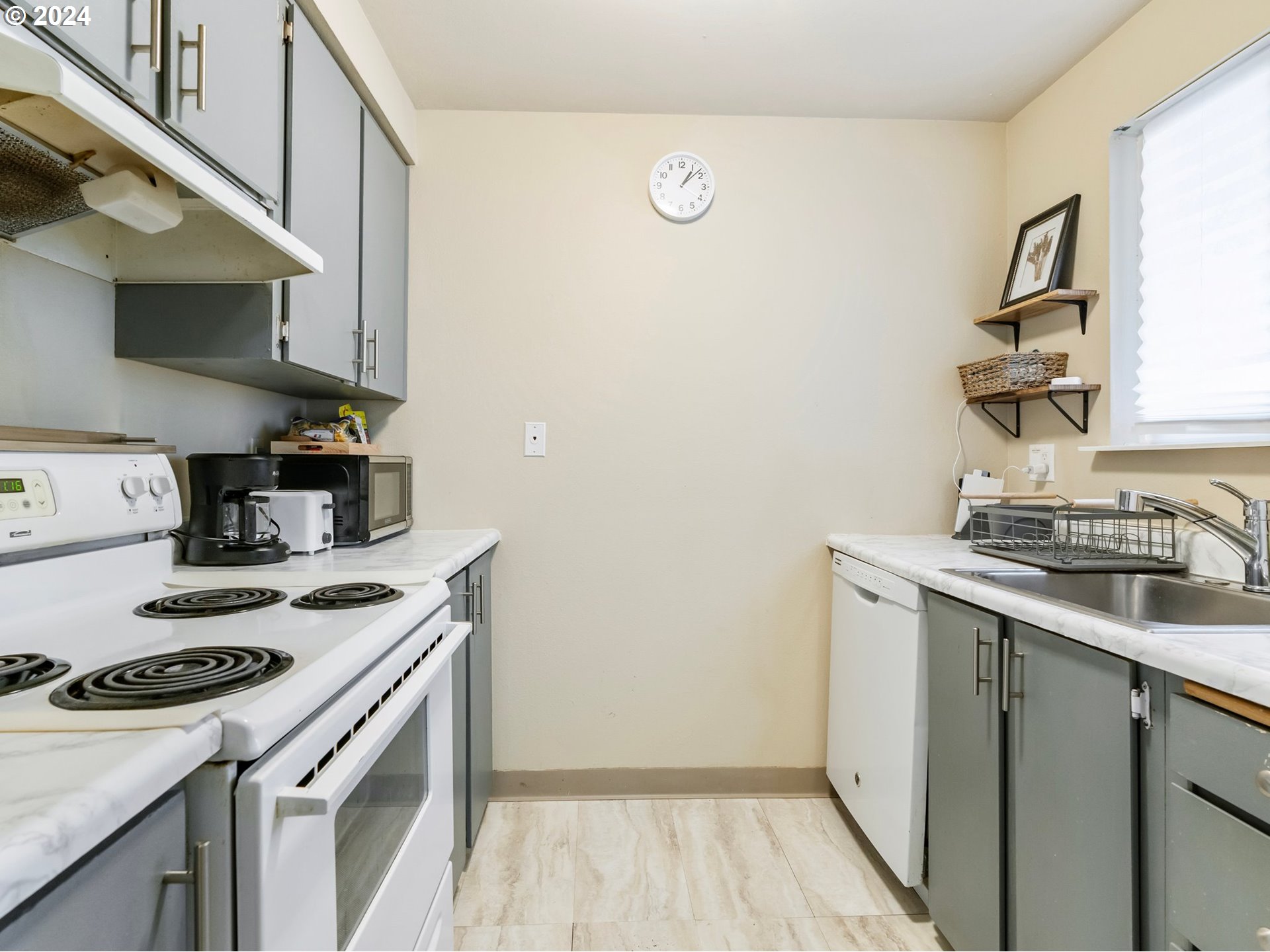 5476 SW ALGER AVE C-2