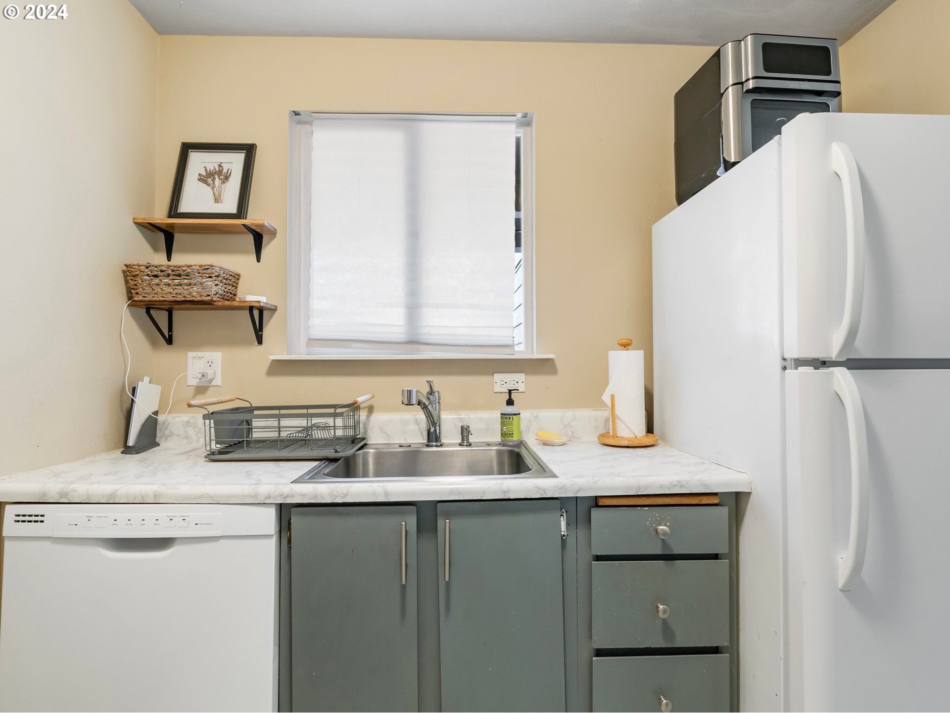 5476 SW ALGER AVE C-2