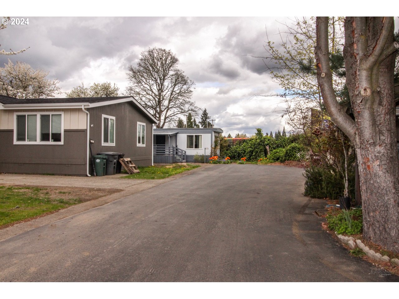 1901 SE MINTER BRIDGE RD 33