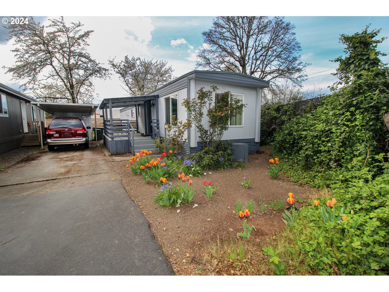 1901 SE MINTER BRIDGE RD 33
