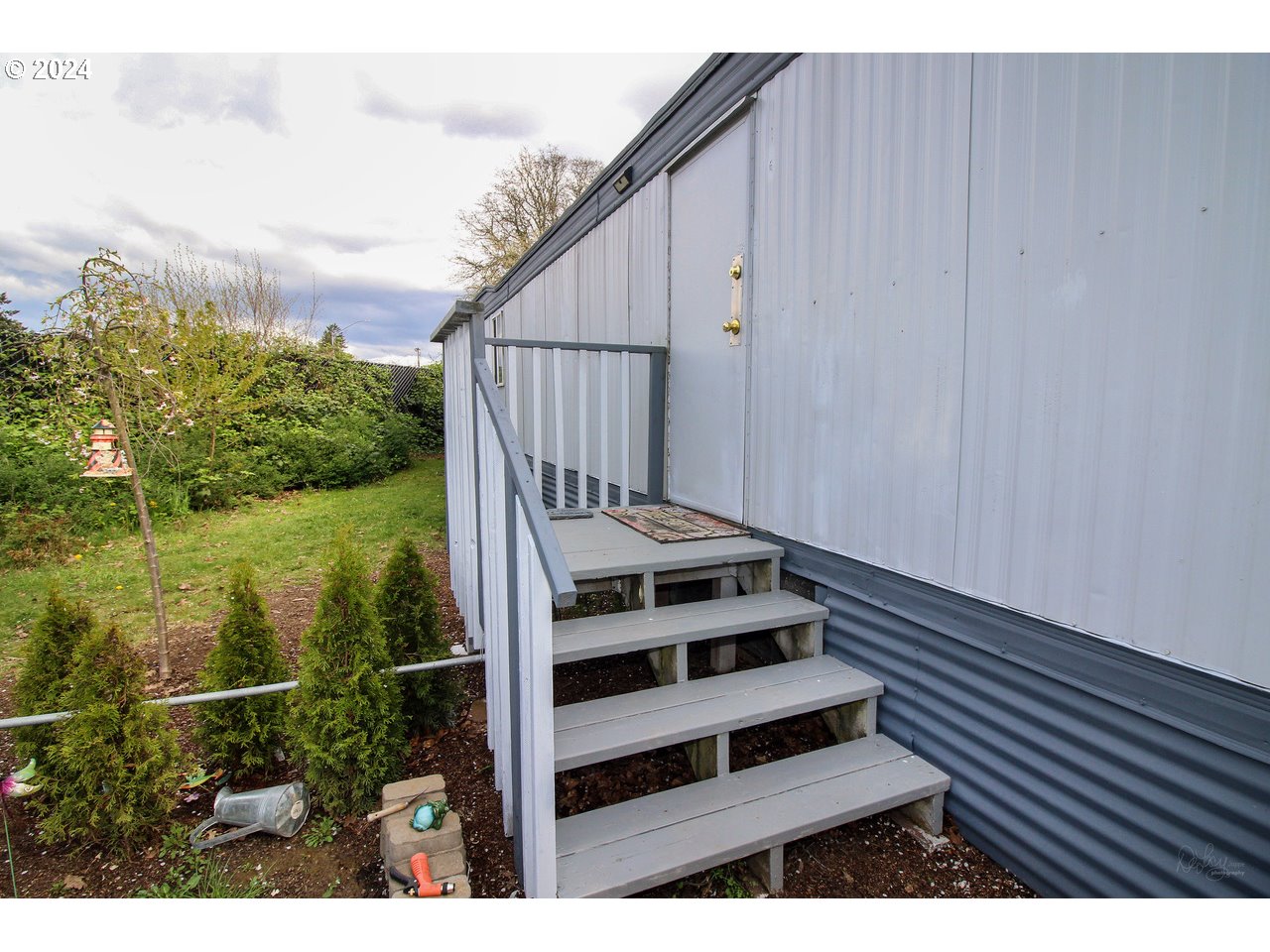 1901 SE MINTER BRIDGE RD 33
