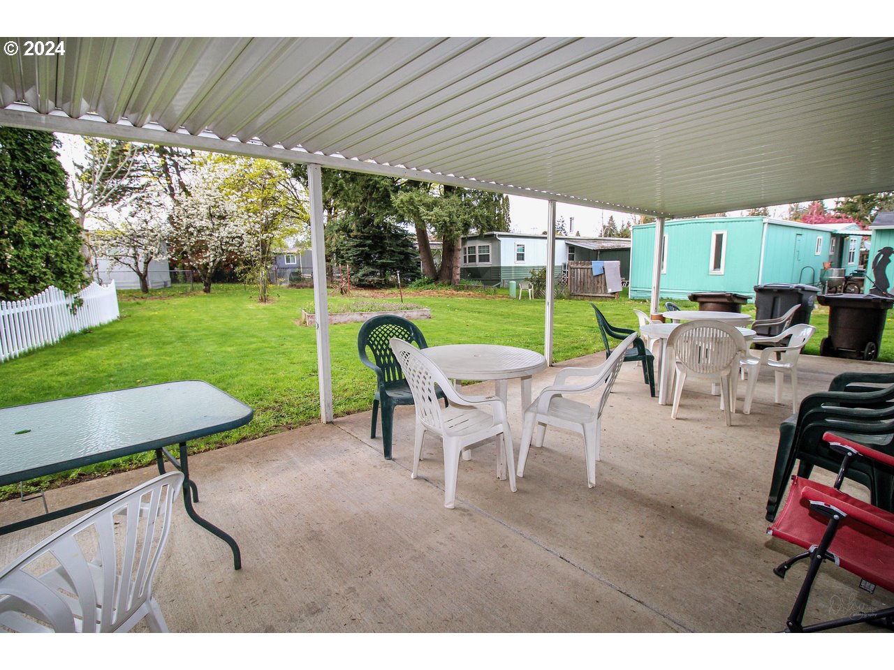 1901 SE MINTER BRIDGE RD 33