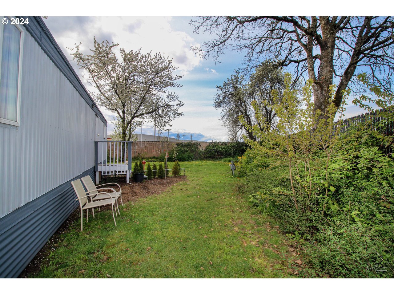 1901 SE MINTER BRIDGE RD 33