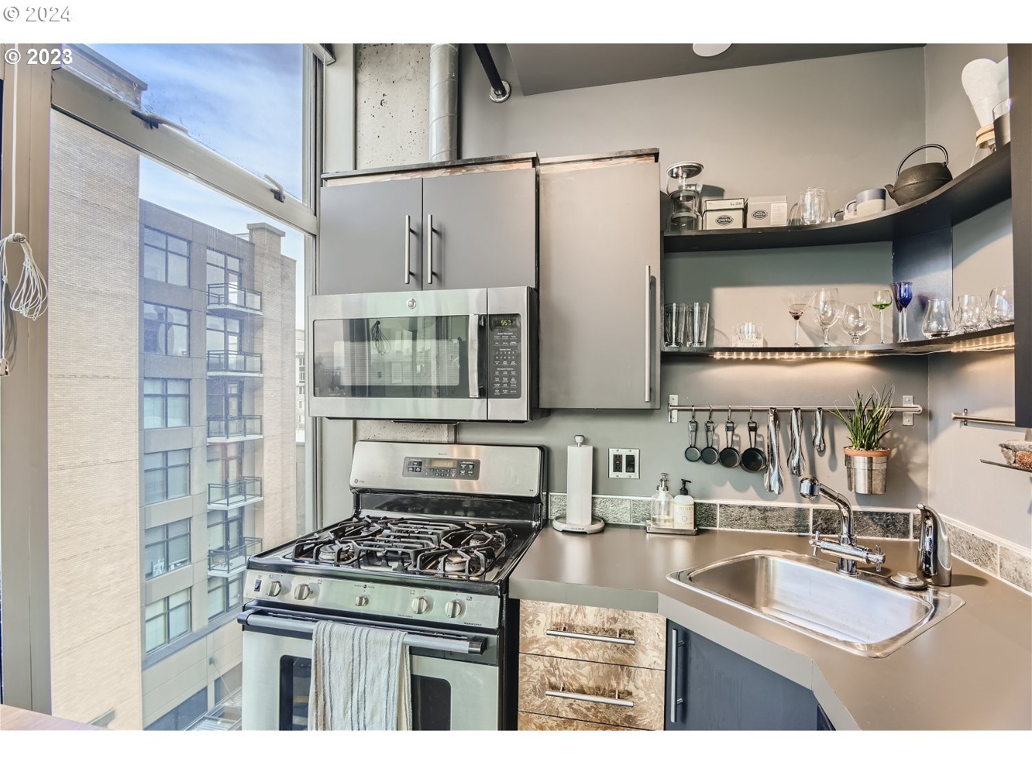 1410 SW 11TH AVE 606