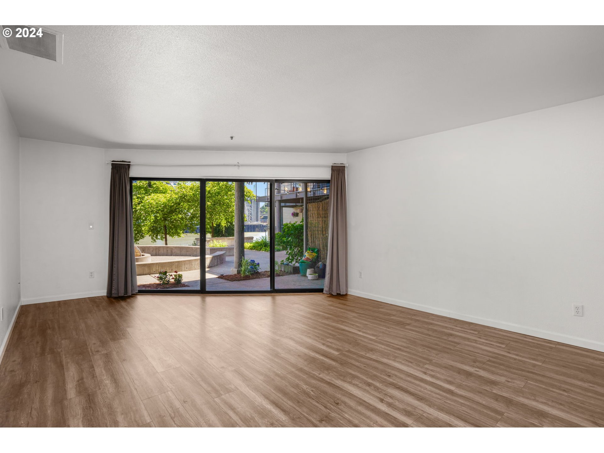 720 NW NAITO PKWY D11