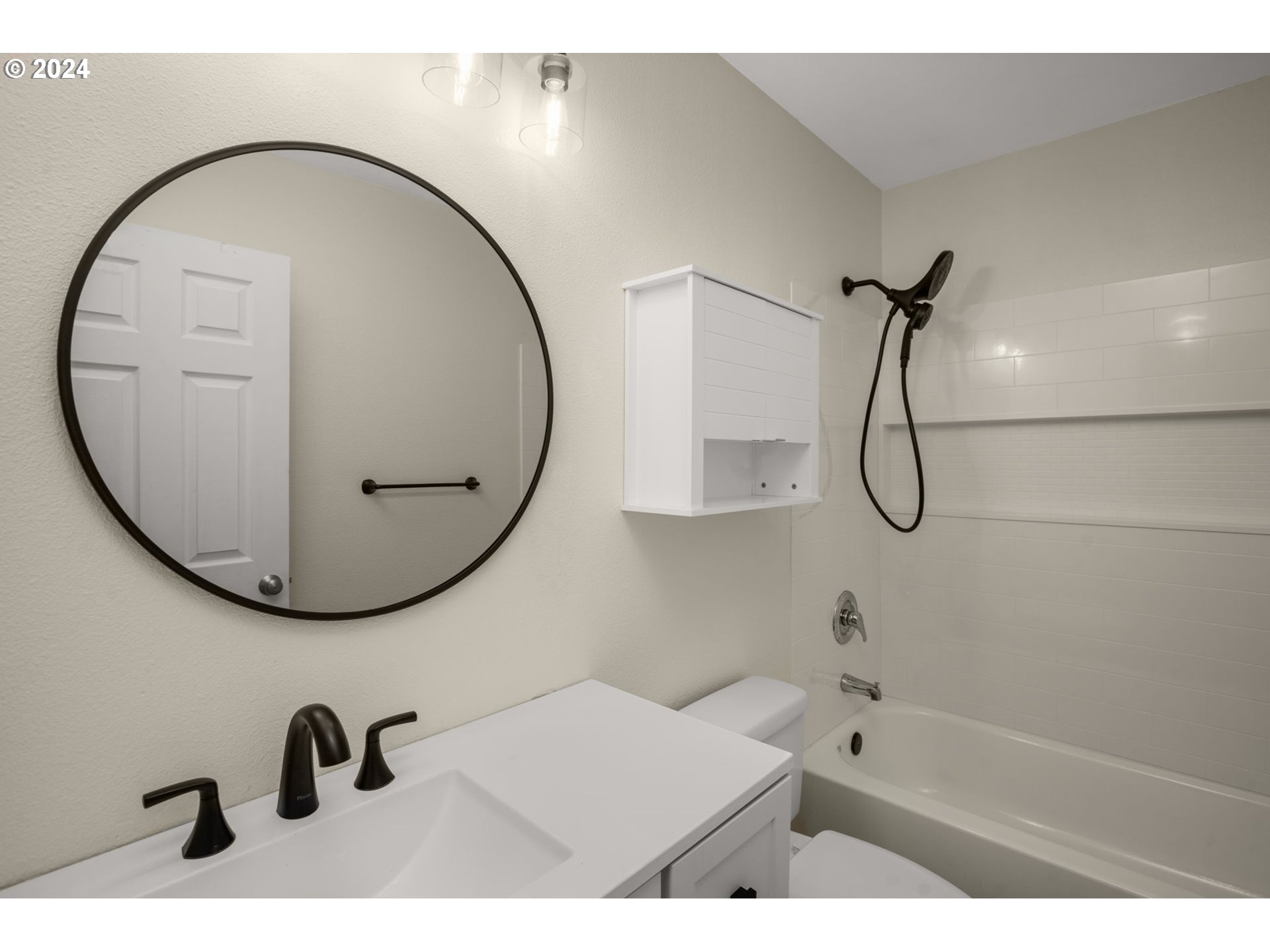 720 NW NAITO PKWY D11