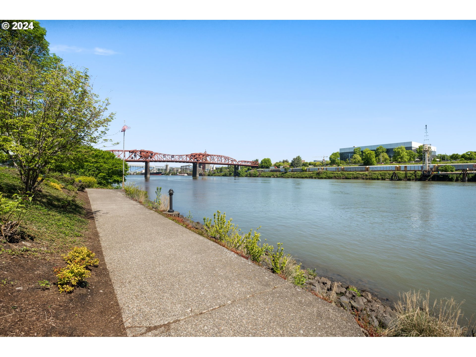 720 NW NAITO PKWY D11