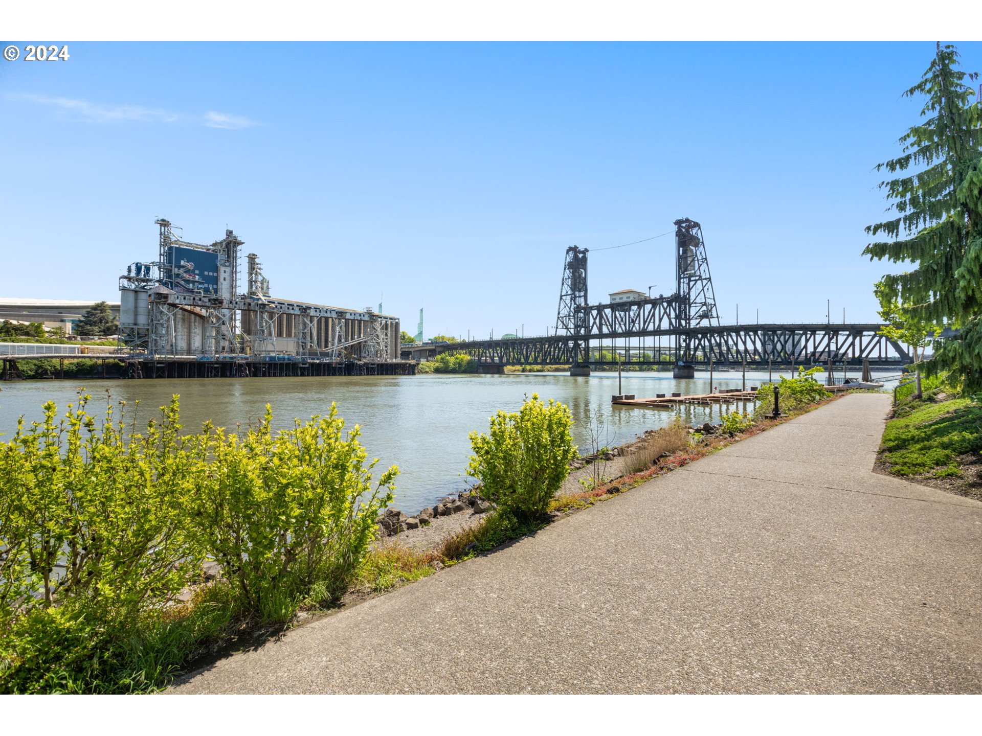 720 NW NAITO PKWY D11