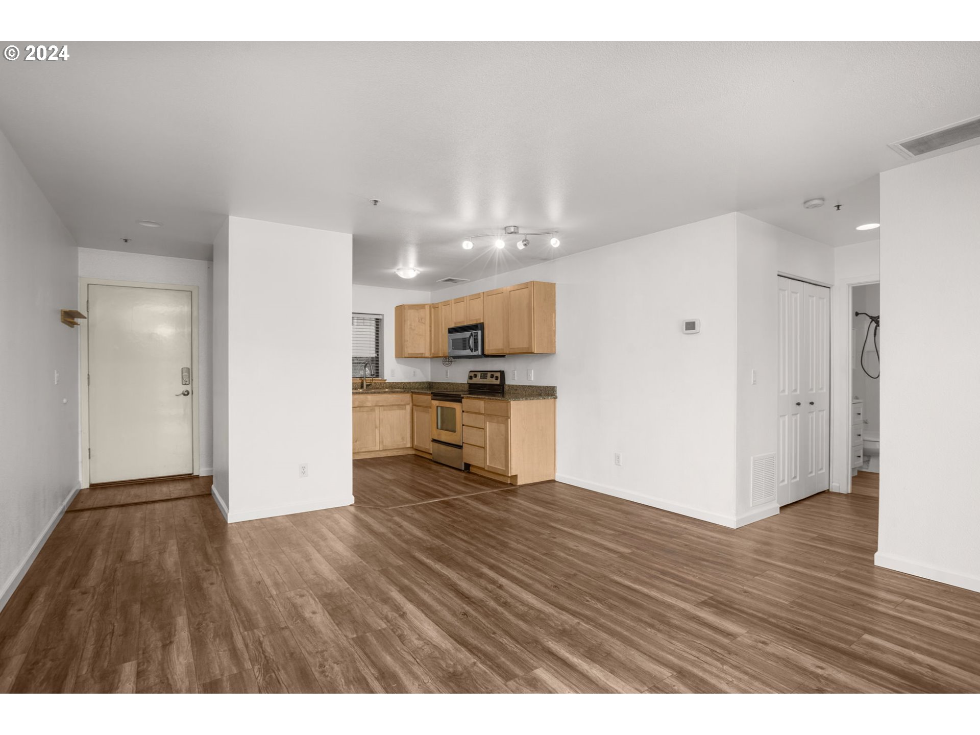 720 NW NAITO PKWY D11