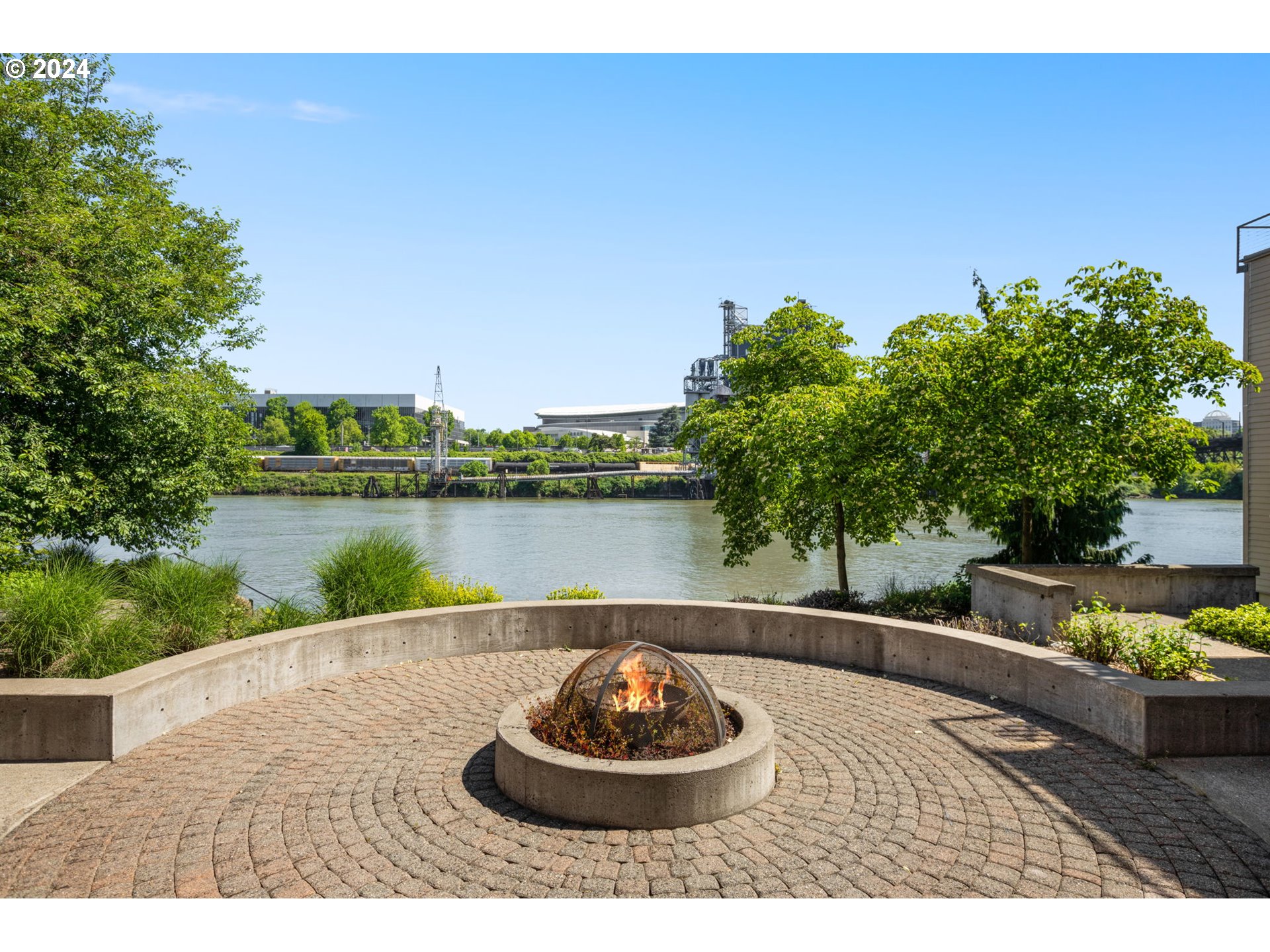 720 NW NAITO PKWY D11